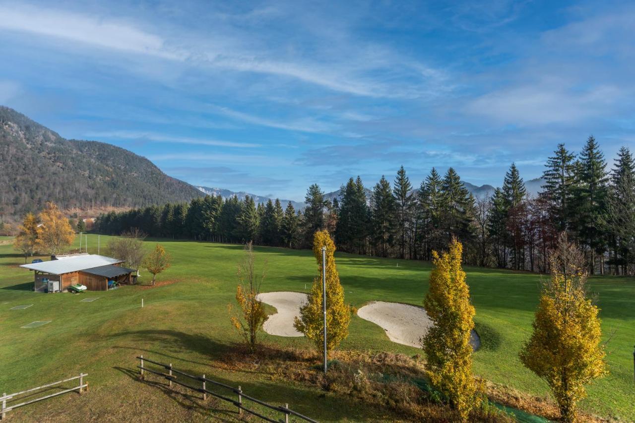 شقة Golf View Apt With Parking And Mountain View! تارفيسيو المظهر الخارجي الصورة